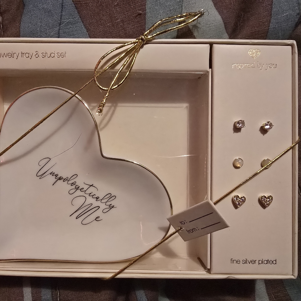 Heart Jewelry Tray and Stud Set - Gold and Silver